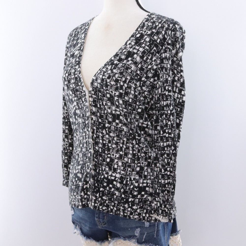 Ann Taylor Black White Abstract Print V Neck‎ Button Front Cardigan Medium
